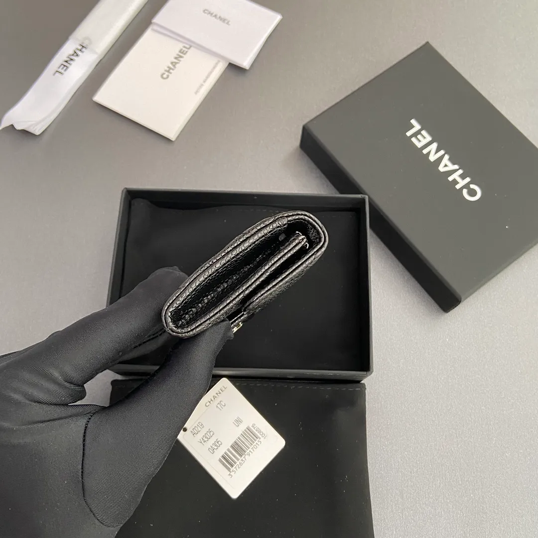 Xiaoxiang imported Italian leather Item number: AP438 (inner compartment with zipper) 💰: 280 Size: w11×h7cm Color: black ball pattern silver steel mark