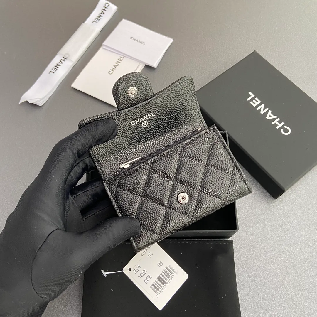 Xiaoxiang imported Italian leather Item number: AP438 (inner compartment with zipper) 💰: 280 Size: w11×h7cm Color: black ball pattern silver steel mark