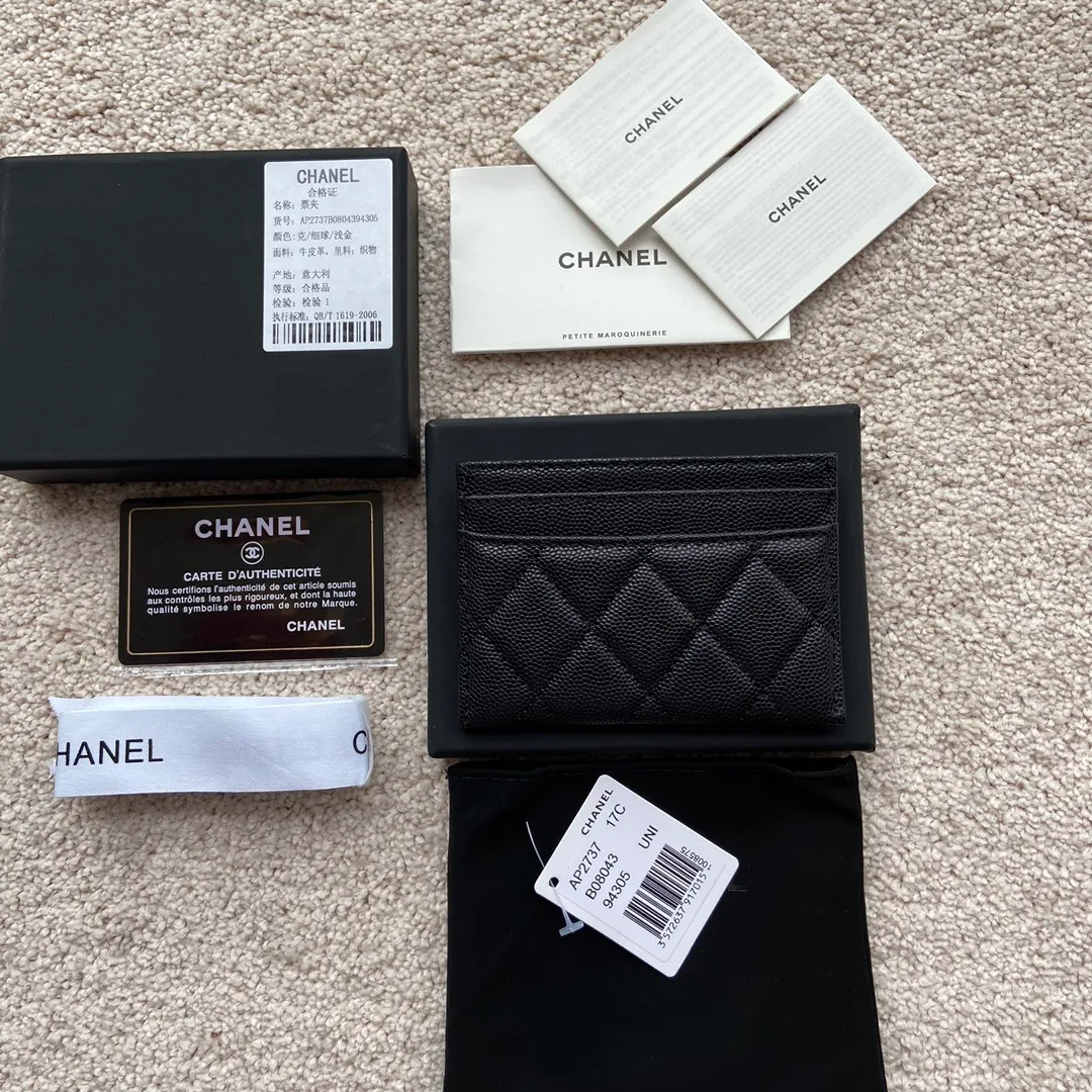 280💰Xiaoxiang imported Italian grained calfskin Item number: AP5474 Size: w11×7.5cm Color: black fine ball pattern light gold Usage: card holder