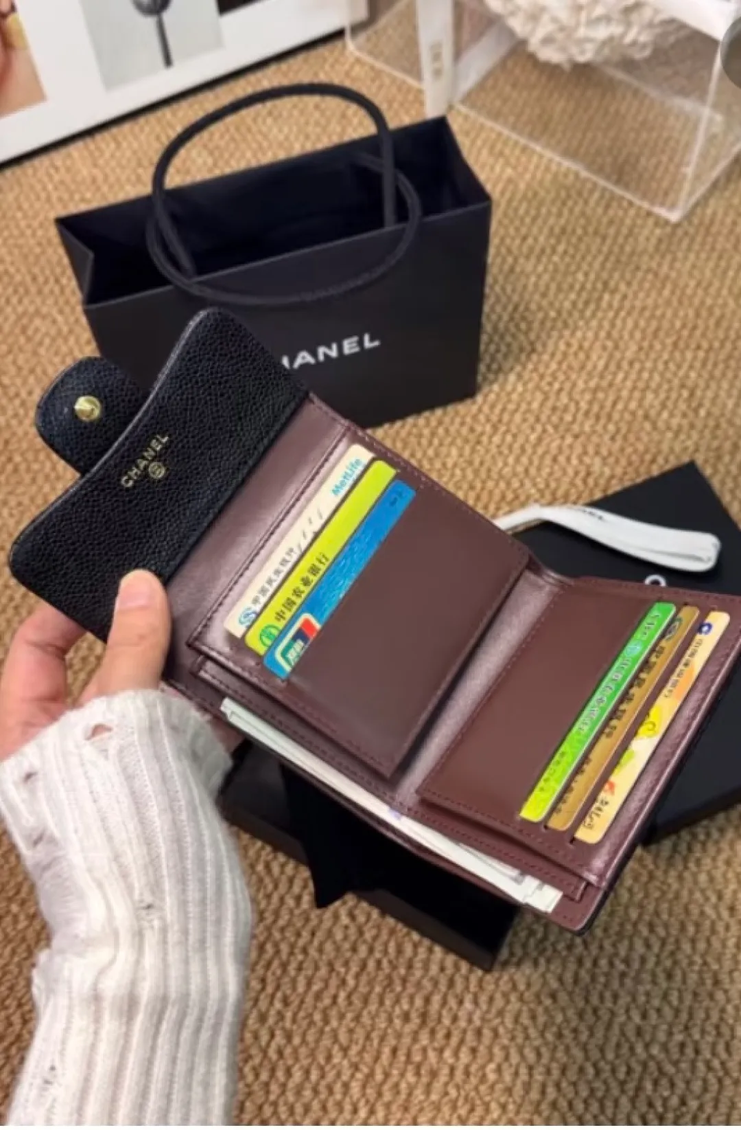 82288 30% off cf wallet, can hold cards, convenient for cash storage