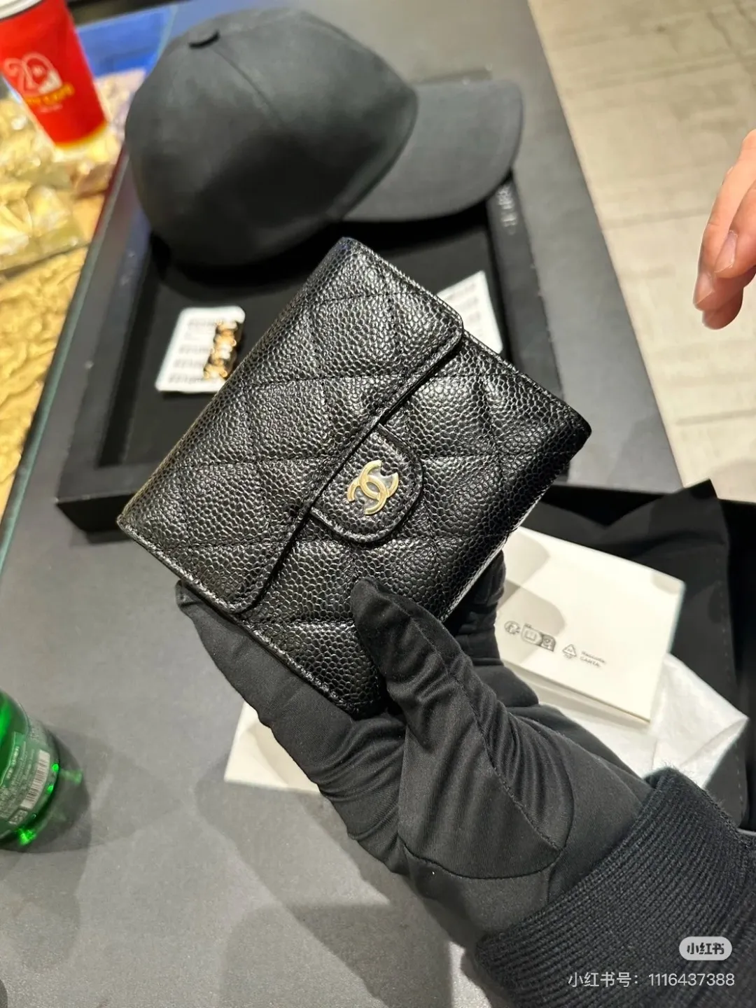 82288 30% off cf wallet, can hold cards, convenient for cash storage