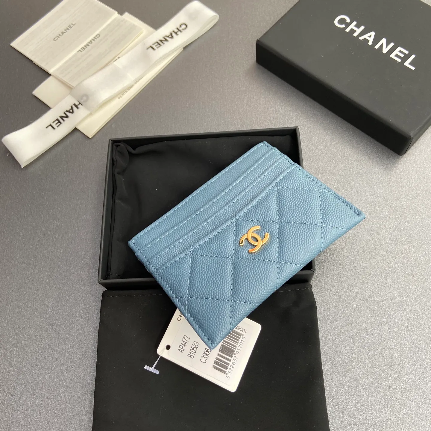 Xiaoxiang imported Italian leather Item number: A 4472 Price: 240 Size: w11×h10cm Color: Haze blue fine ball golden steel mark