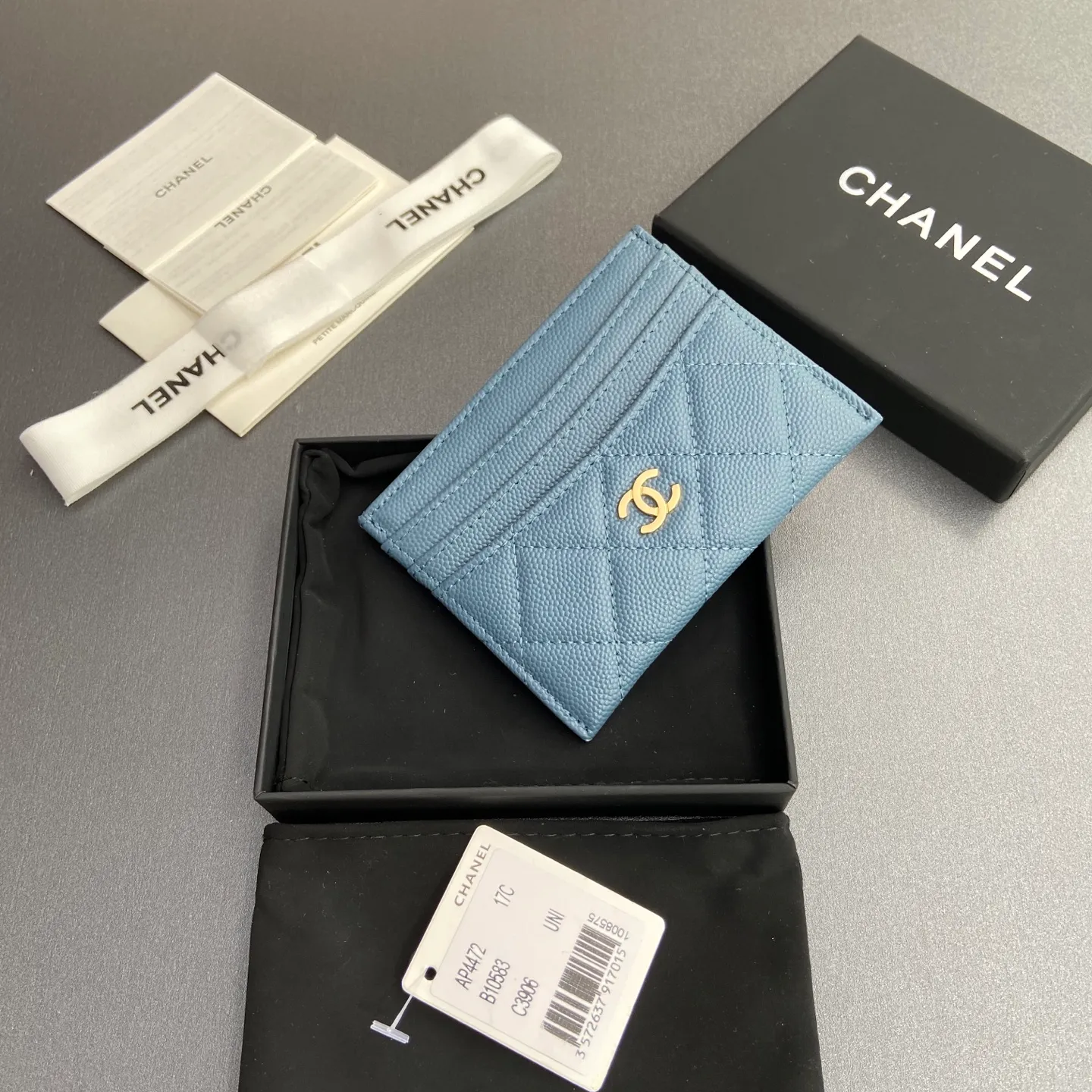 Xiaoxiang imported Italian leather Item number: A 4472 Price: 240 Size: w11×h10cm Color: Haze blue fine ball golden steel mark