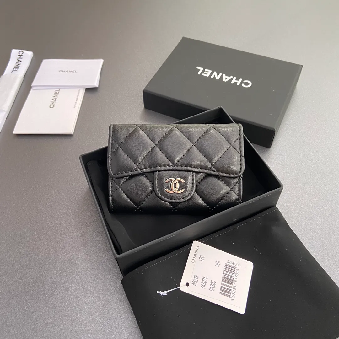 Xiaoxiang imported Italian leather Item number: AP438 (inner compartment with zipper) 💰: 280 Size: w11×h7cm Color: black sheepskin silver steel mark