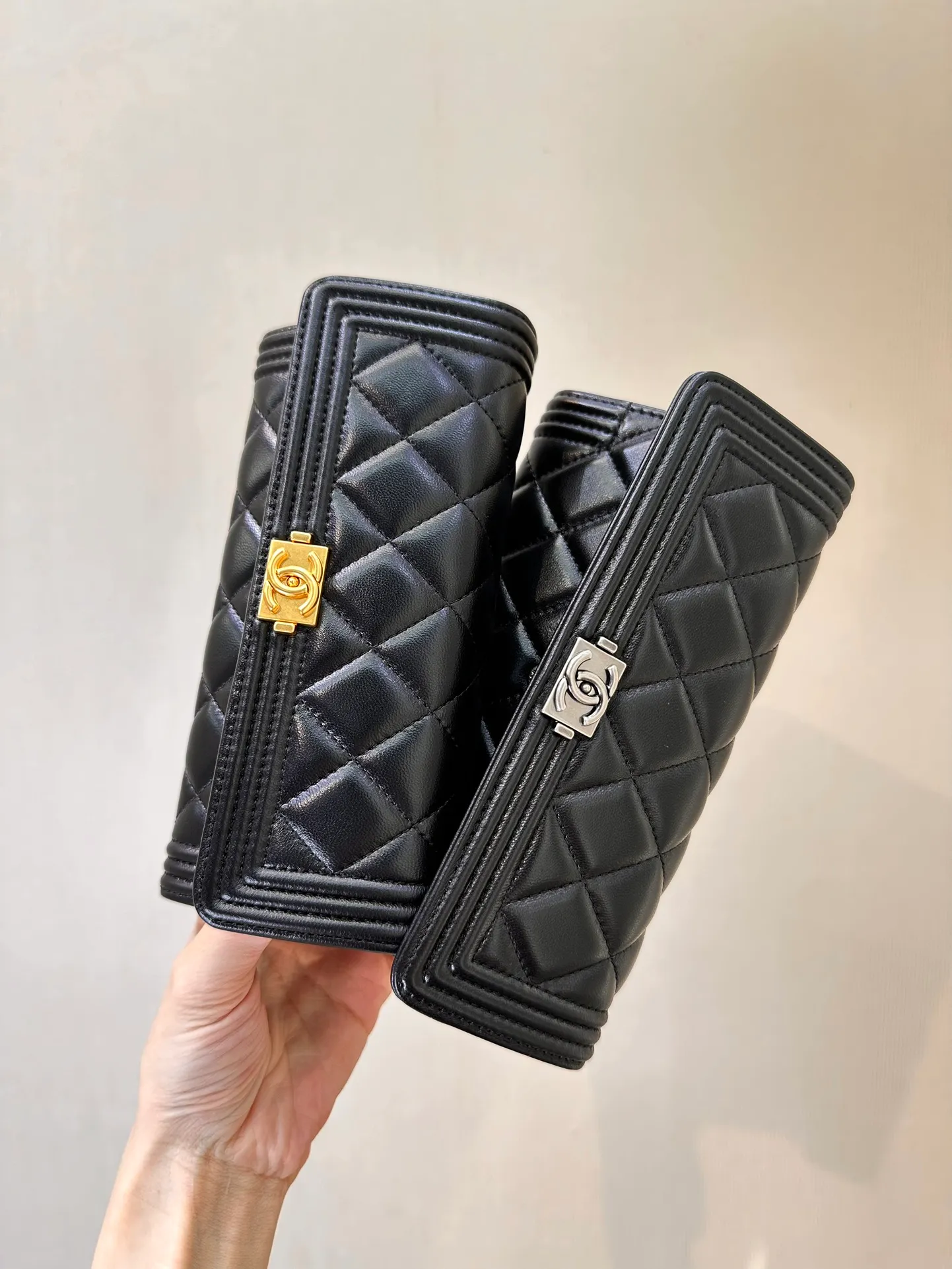 80286 long/sheepskin/black/gold buckle and silver buckle