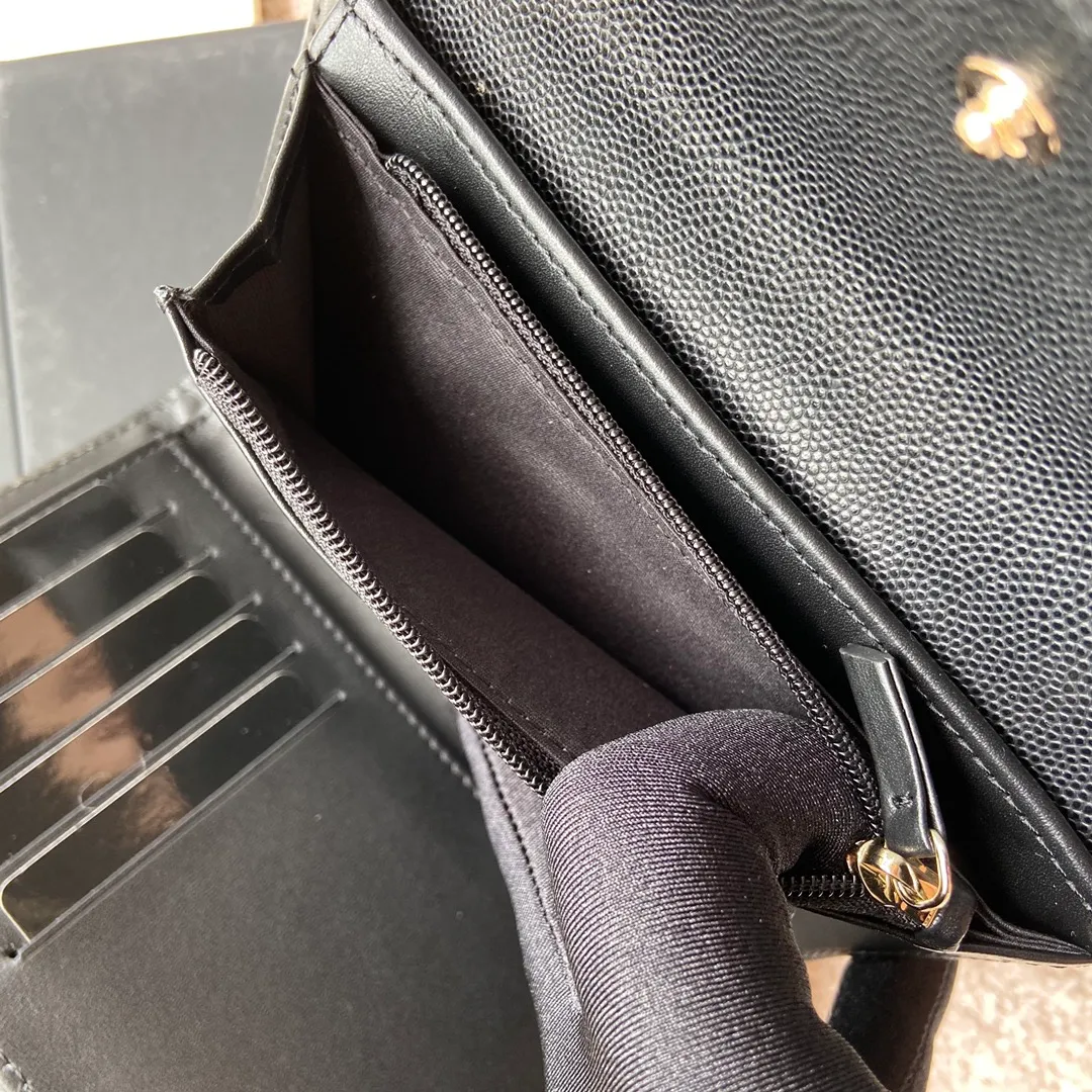 500💰Xiaoxiang imported Italian grained calfskin Item number: A84302 Size: w15×h10×d2.5 Color: black fine ball pattern with gold mark