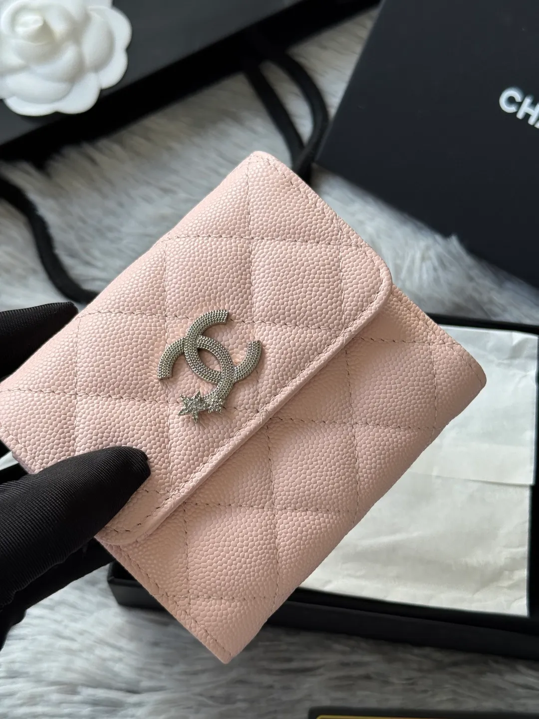 💰480💰 4050 autumn five-pointed star new tri-fold wallet chanel caviar cowhide made with rhombus pattern original quality. Exclusive real shot There is a coin bag inside that can hold hundred-yuan bills, coins and credit cards Number: 4810 Size: 10.5x11.5x3cm.