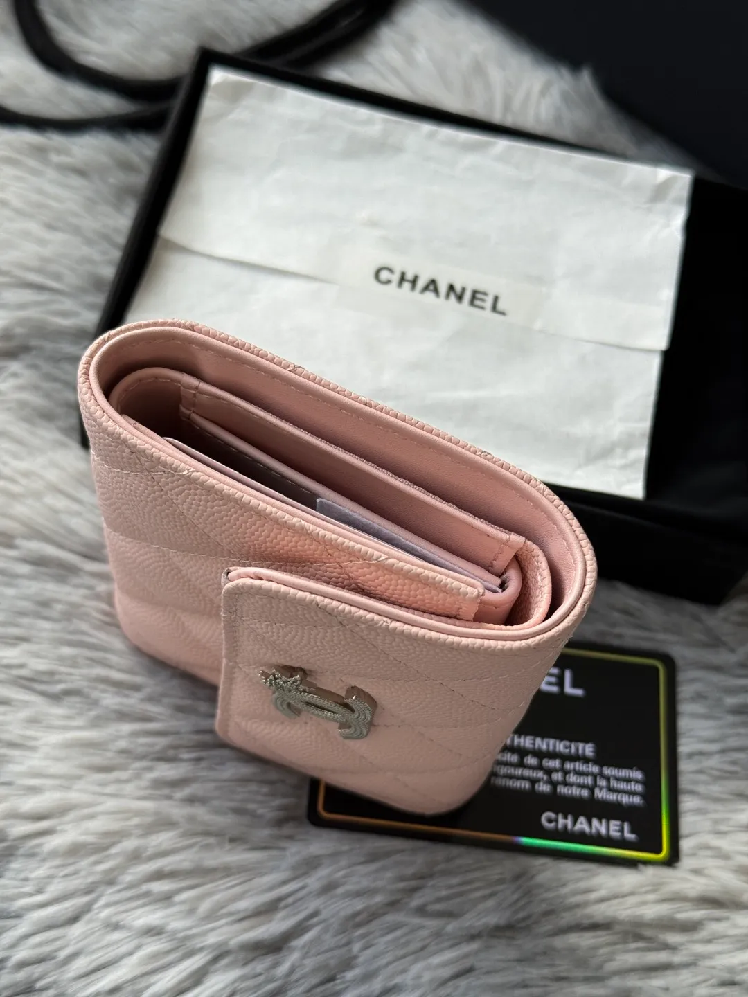 💰480💰 4050 autumn five-pointed star new tri-fold wallet chanel caviar cowhide made with rhombus pattern original quality. Exclusive real shot There is a coin bag inside that can hold hundred-yuan bills, coins and credit cards Number: 4810 Size: 10.5x11.5x3cm.