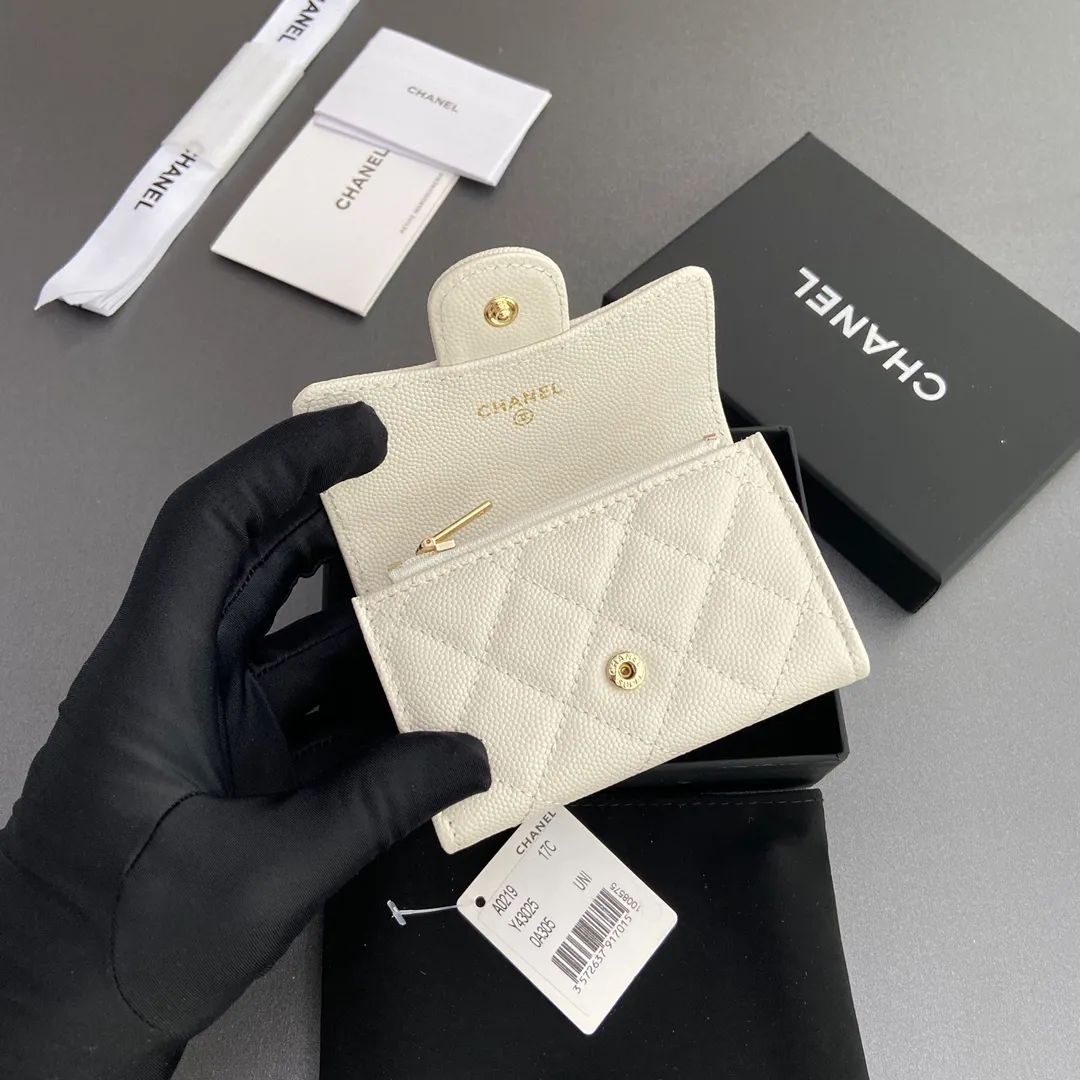 Xiaoxiang imported Italian leather Item number: AP438 (inner compartment with zipper) 💰: 280 Size: w11×h7cm Color: white fine ball pattern golden steel mark