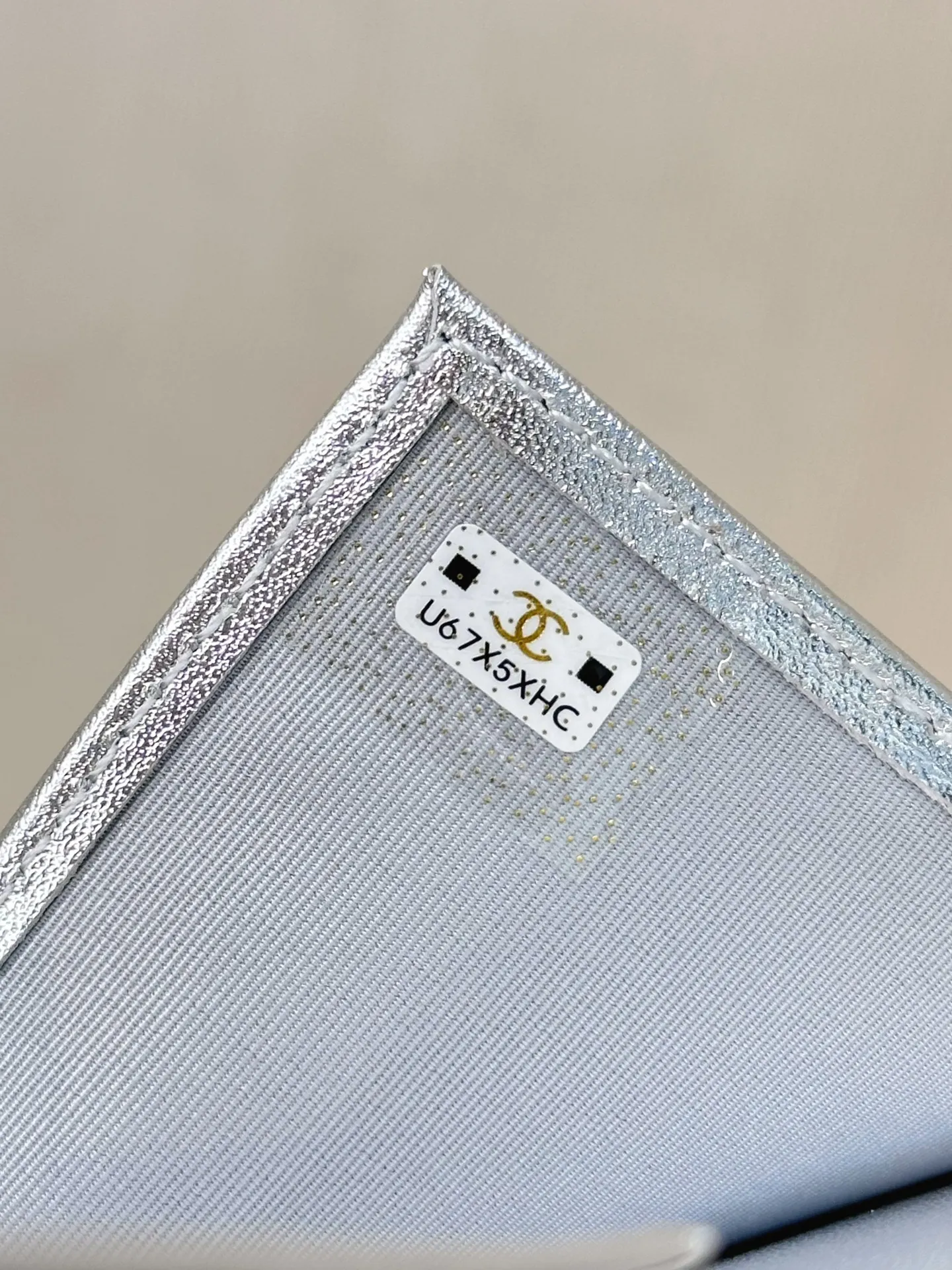 82288 silver sheepskin CF