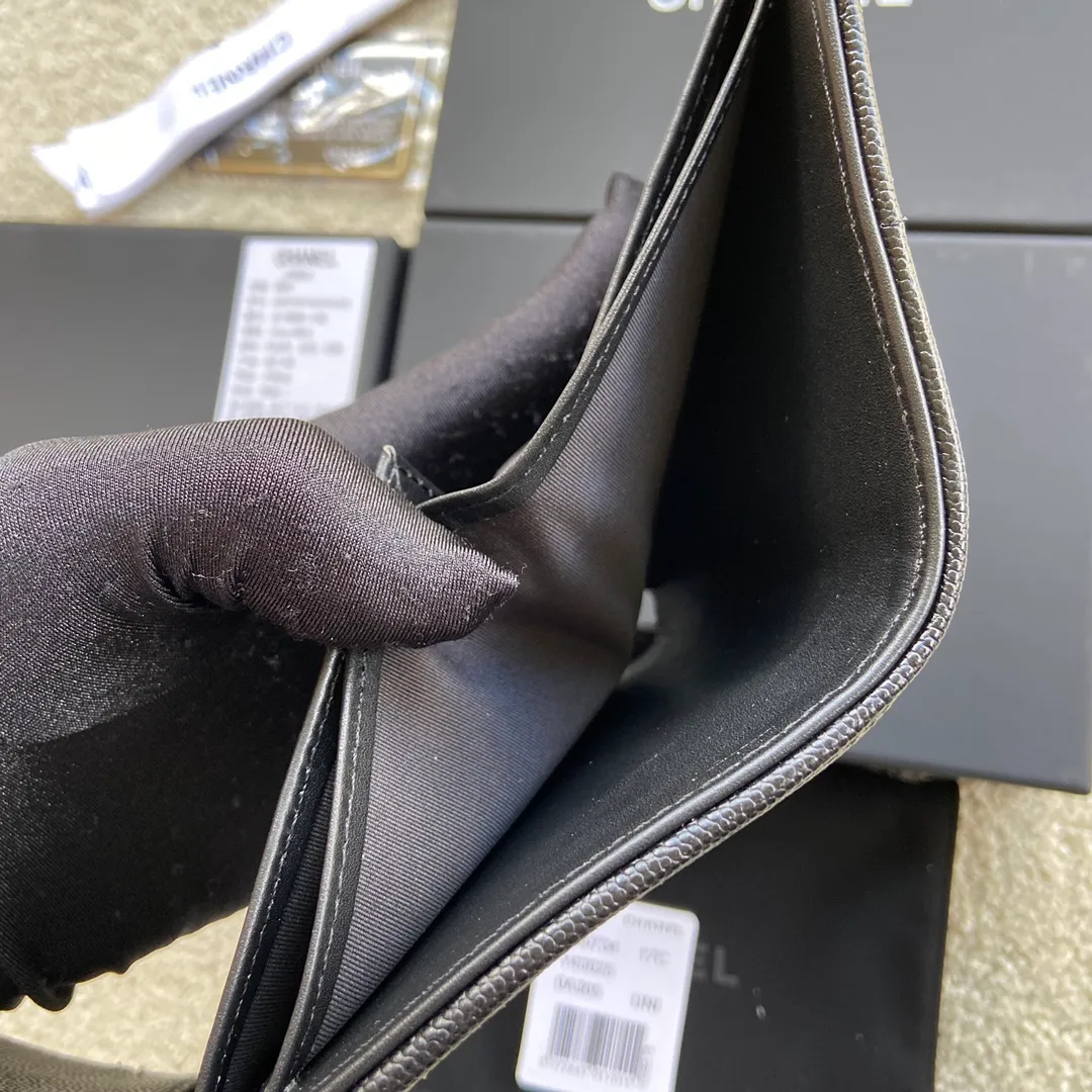 480💰Xiaoxiang imported Italian leather Item number: A80734 Size: W11.5×h10.5×d3cm Color: black fine ball pattern silver hardware
