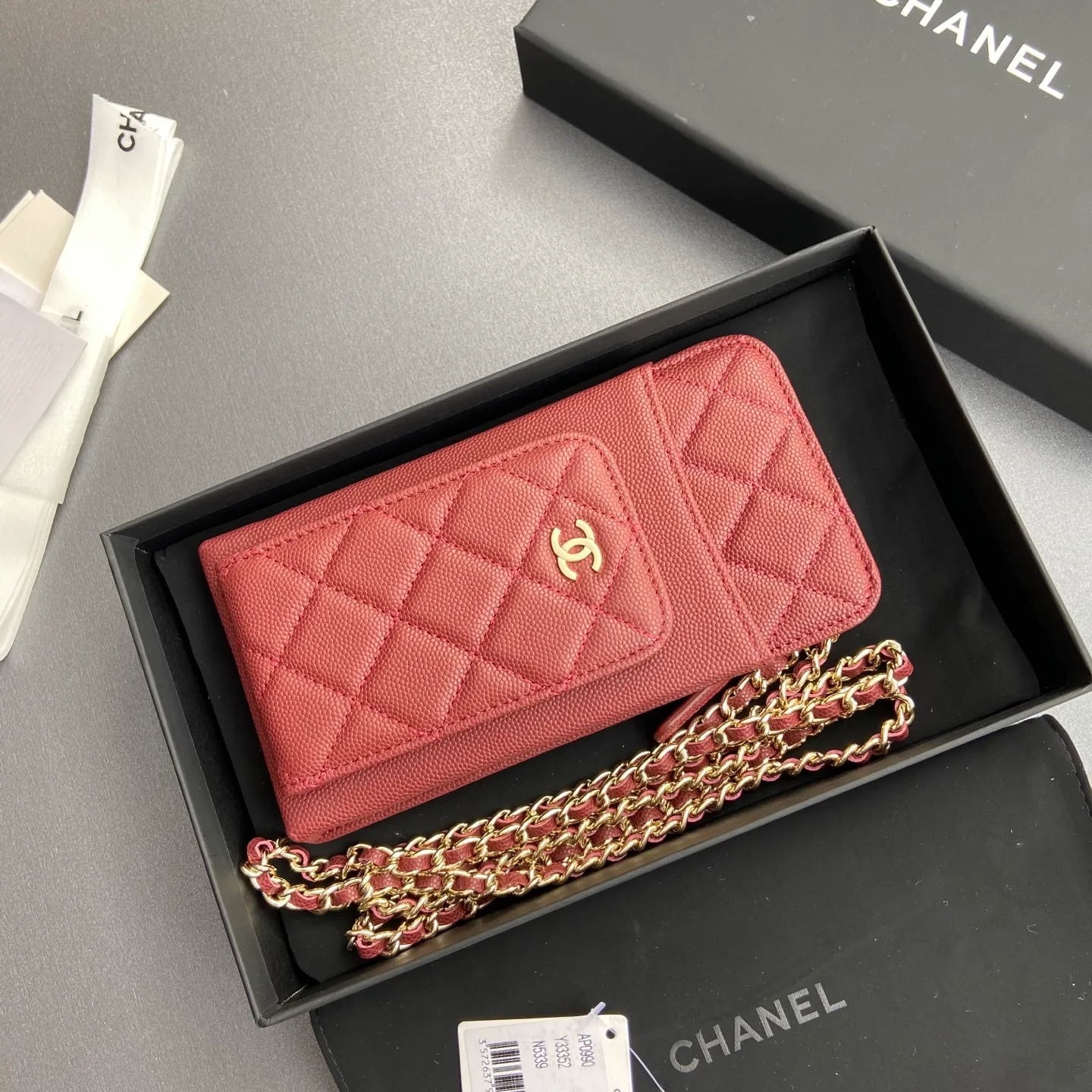 Xiaoxiang imported Italian grain cowhide Item number: AP1980 Price: 540 Color: burgundy fine ball pattern gold buckle Size: w18.5×h9×d3cm