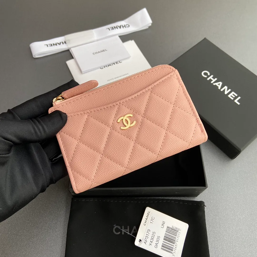 [Special grade hardware original leather] ¥320 Xiaoxiang small zipper bag card holder series Quilted card holder with iconic metal logo Gold tone metal hardware, special Italian imported leather 6 card slots, 1 small zipper bag No.: 3179 Pink ball gold Size: w13×h9×2cm