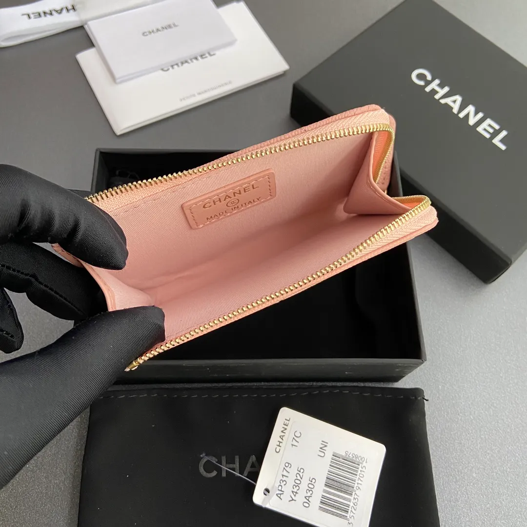 [Special grade hardware original leather] ¥320 Xiaoxiang small zipper bag card holder series Quilted card holder with iconic metal logo Gold tone metal hardware, special Italian imported leather 6 card slots, 1 small zipper bag No.: 3179 Pink ball gold Size: w13×h9×2cm