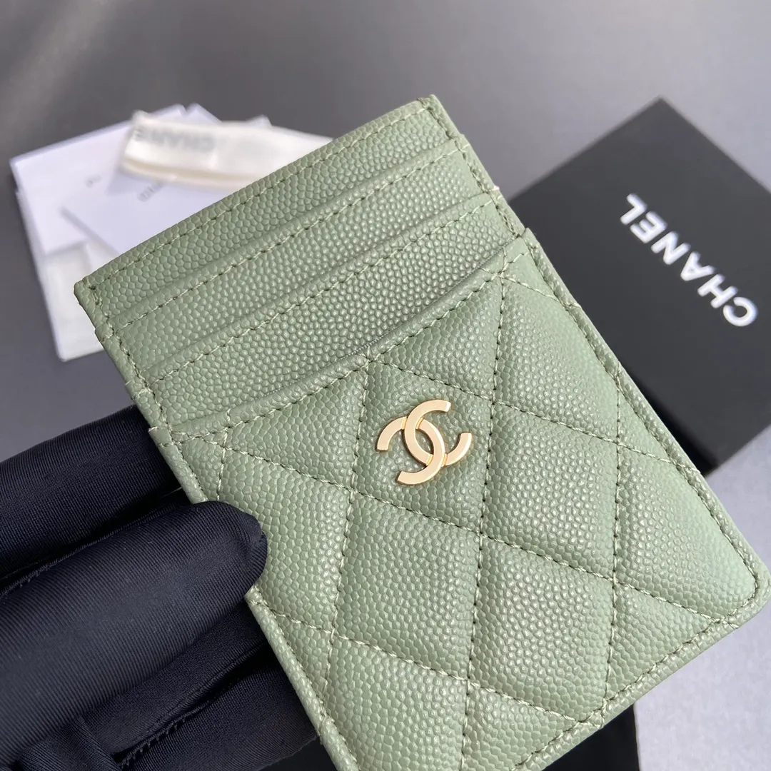 [Special grade hardware original leather] ¥260 Xiaoxiang card holder series Quilted card holder with iconic metal logo Gold-toned metal hardware, exclusive Italian imported leather 5 card slots No.: 3595 Greek green Size: w8×11.5cm