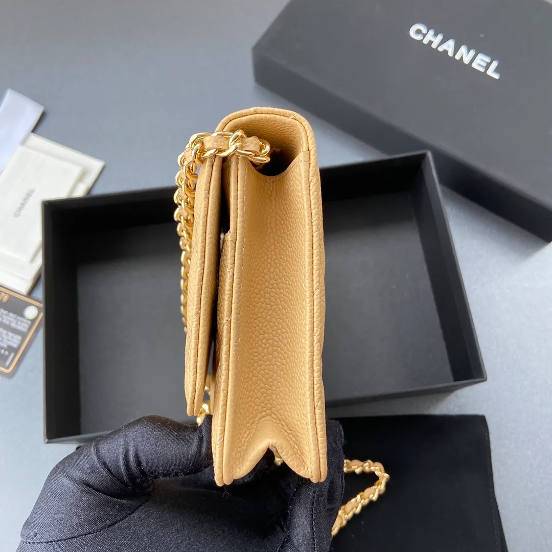 Snap button 600💰Xiaoxiang imported Italian calfskin Item number: A33814 Size: w20×h13×d3.5cm Color: apricot ball pattern gold steel mark