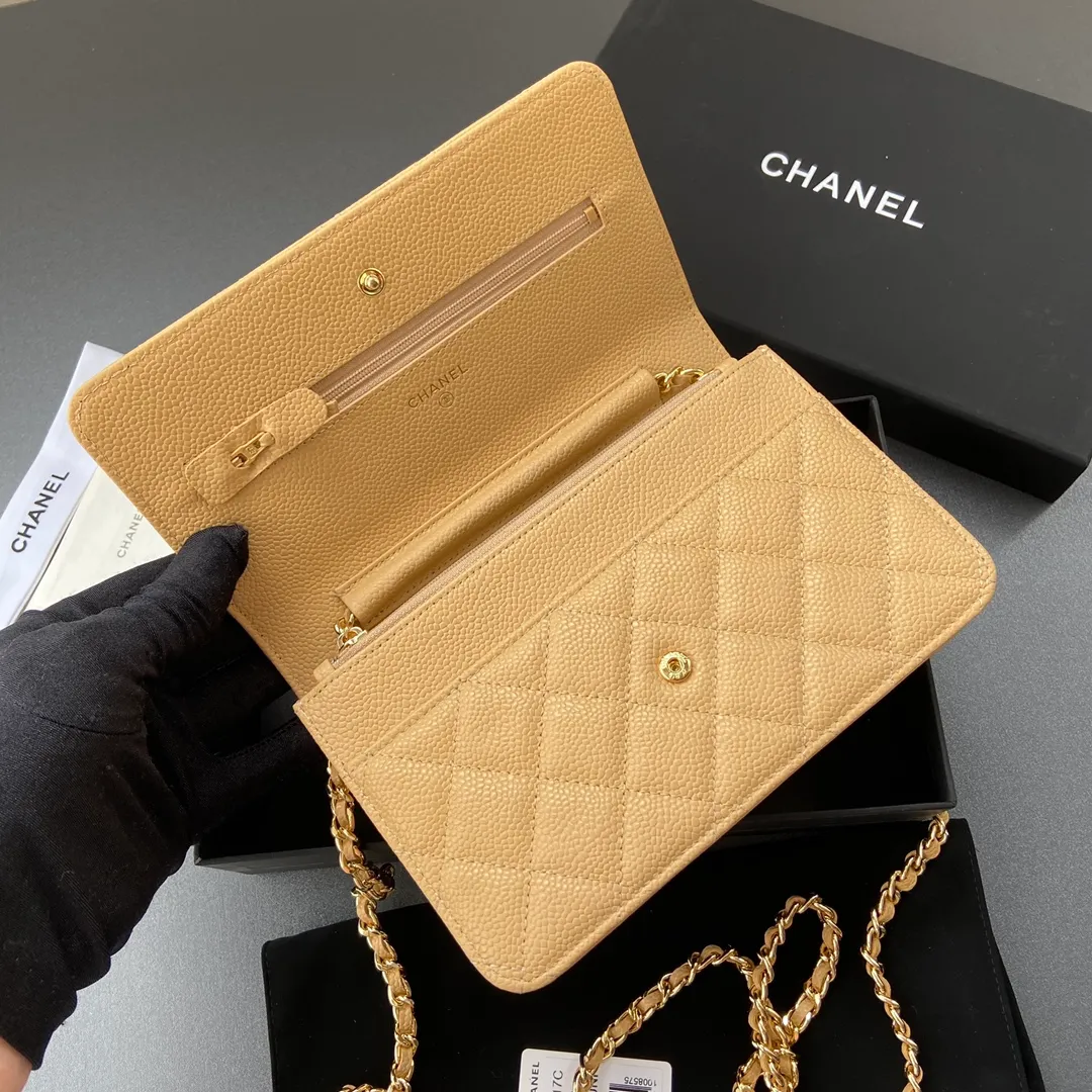 Snap button 600💰Xiaoxiang imported Italian calfskin Item number: A33814 Size: w20×h13×d3.5cm Color: apricot ball pattern gold steel mark
