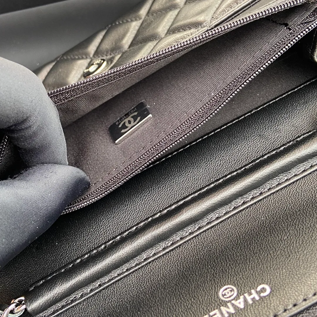 [Special grade hardware original leather] ¥800 Xiaoxiang chain bag series Quilted card holder with iconic metal logo Silver tone metal hardware, special Italian imported leather No.: 3984 Size: w20×h13×d3.5cm