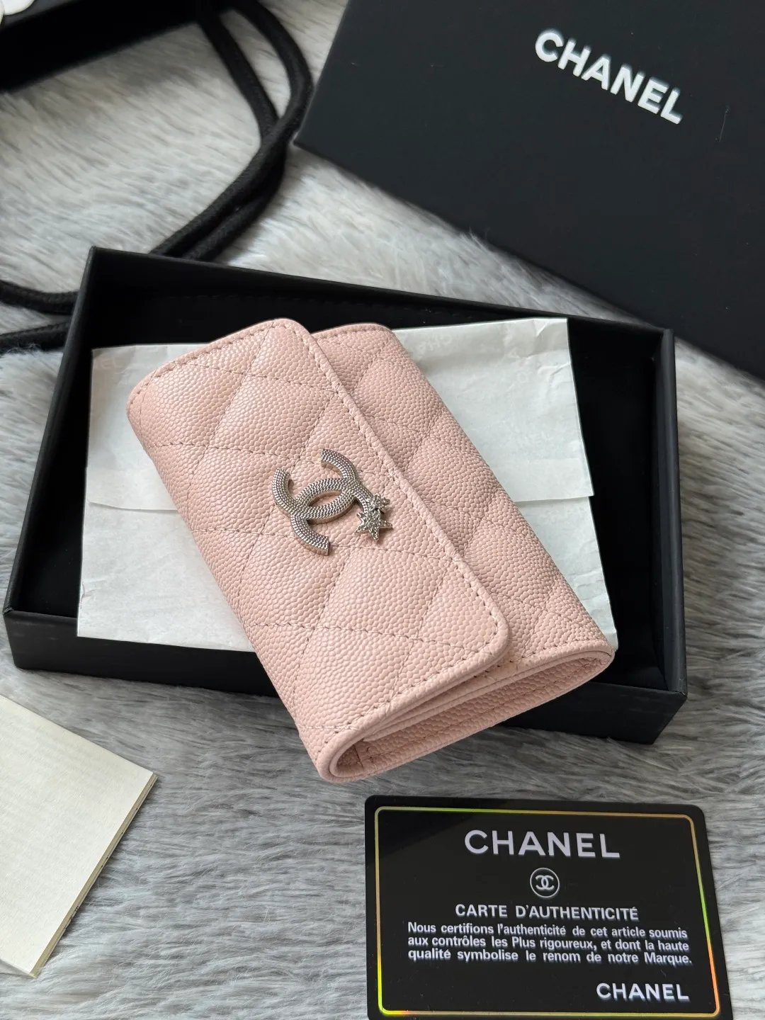 💰340 💰 4050 Autumn new product bi-fold card holder chanel hijab card holder can hold credit card and change made of caviar cowhide exclusive real shot with new luogo zipper compartment inside original single quality details are beautiful No.: 4812 size: 11x8.5x3cm