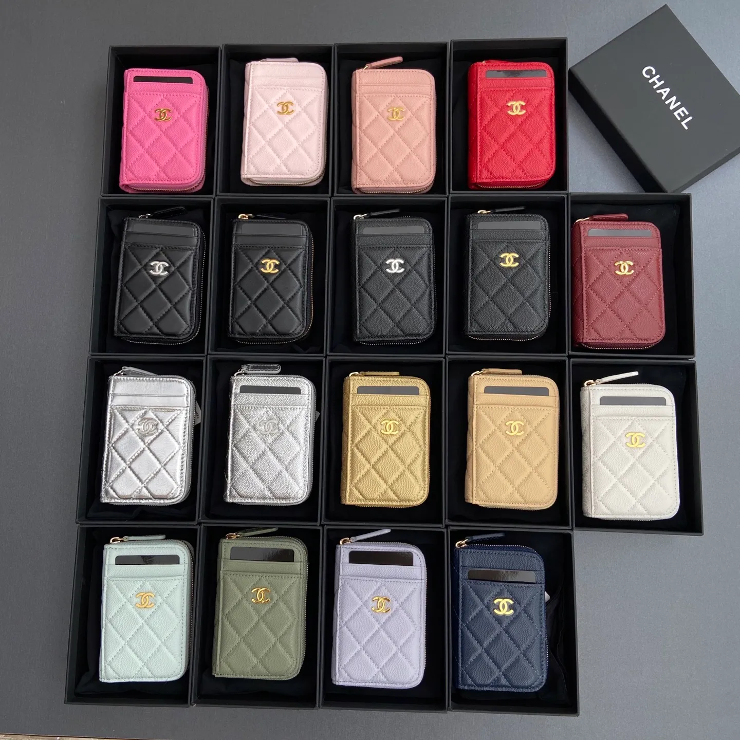 [Special grade hardware original leather] ¥280 Xiaoxiang small zipper bag card holder series with iconic metal logo, gold tone metal hardware, special Italian imported leather 2 card slots wallet bag, 4 card slots No.: 1650 Size: w11×h7.5×2cm