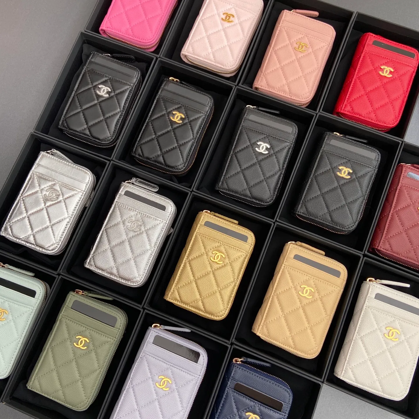 [Special grade hardware original leather] ¥280 Xiaoxiang small zipper bag card holder series with iconic metal logo, gold tone metal hardware, special Italian imported leather 2 card slots wallet bag, 4 card slots No.: 1650 Size: w11×h7.5×2cm
