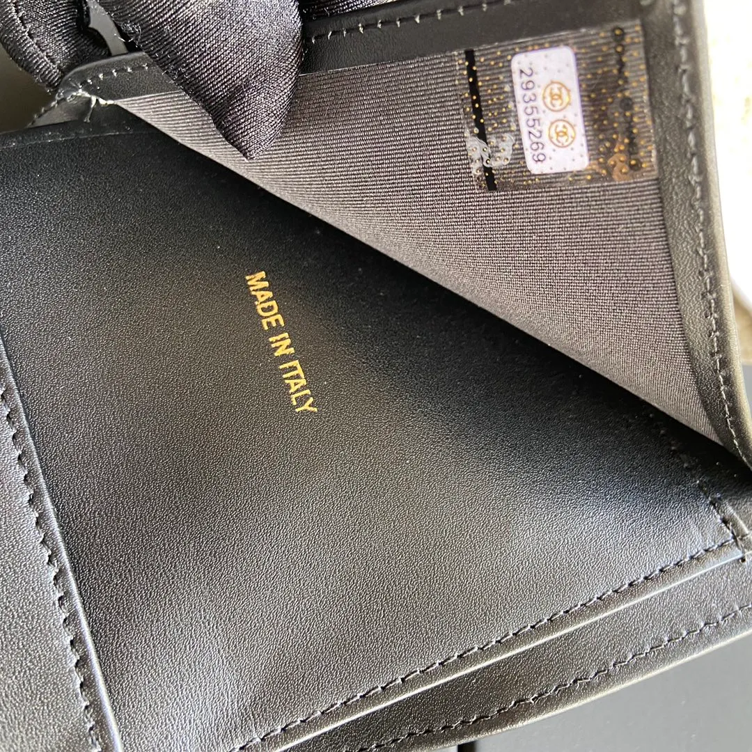 480💰Xiaoxiang imported Italian leather Item number: A80734 Size: W11.5×h10.5×d3cm Color: black sheepskin gold hardware