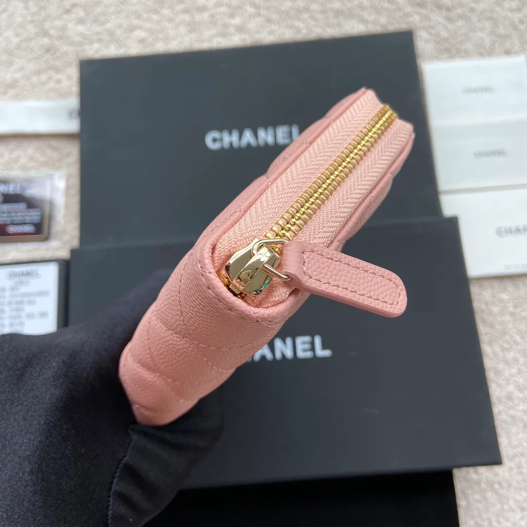 Xiaoxiang imported Italian grained calfskin Item number: AP5478 💰:540 Size: w19.5×h10.5×d2cm Color: pink fine ball pattern diamond-encrusted hardware