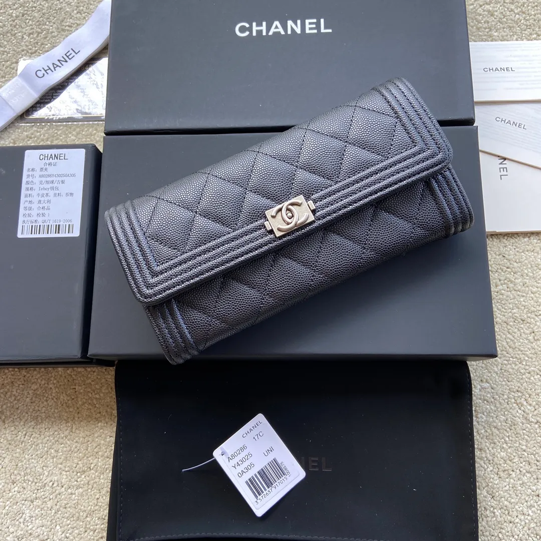 480💰Xiaoxiang imported Italian fine grain cowhide Item number: A80286 Size: w19×h10.5×d3cm Color: black fine ball pattern with silver mark