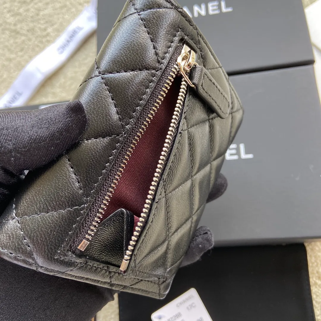 440💰Xiaoxiang imported Italian lambskin Item number: A82288 Size: w10.5×h11.5×d3cm Color: black lambskin silver steel mark