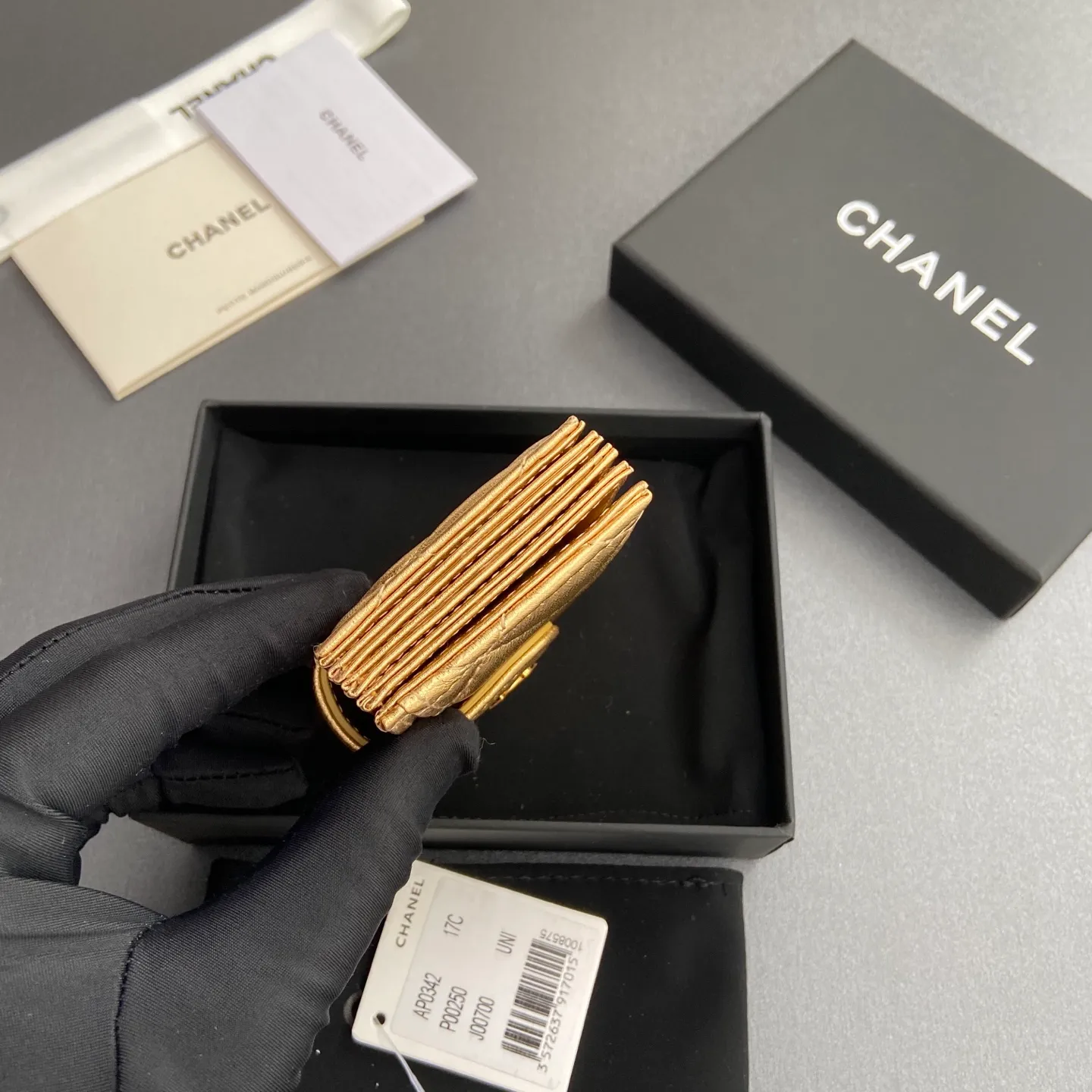 [Special grade hardware original leather] ¥400 Small fragrant organ multi-card slot card holder series with iconic metal logo, gold-toned metal hardware, exclusive Italian imported leather, 6 card slots, No.: 0342, golden sheepskin, golden steel mark, size: w10×h6×2cm