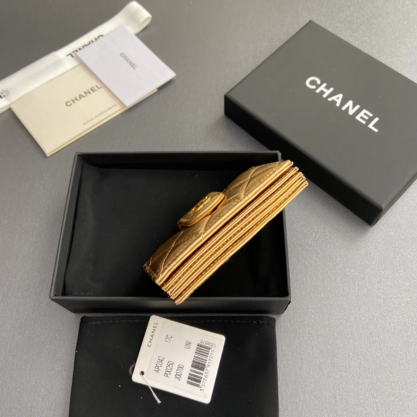 [Special grade hardware original leather] ¥400 Small fragrant organ multi-card slot card holder series with iconic metal logo, gold-toned metal hardware, exclusive Italian imported leather, 6 card slots, No.: 0342, golden sheepskin, golden steel mark, size: w10×h6×2cm