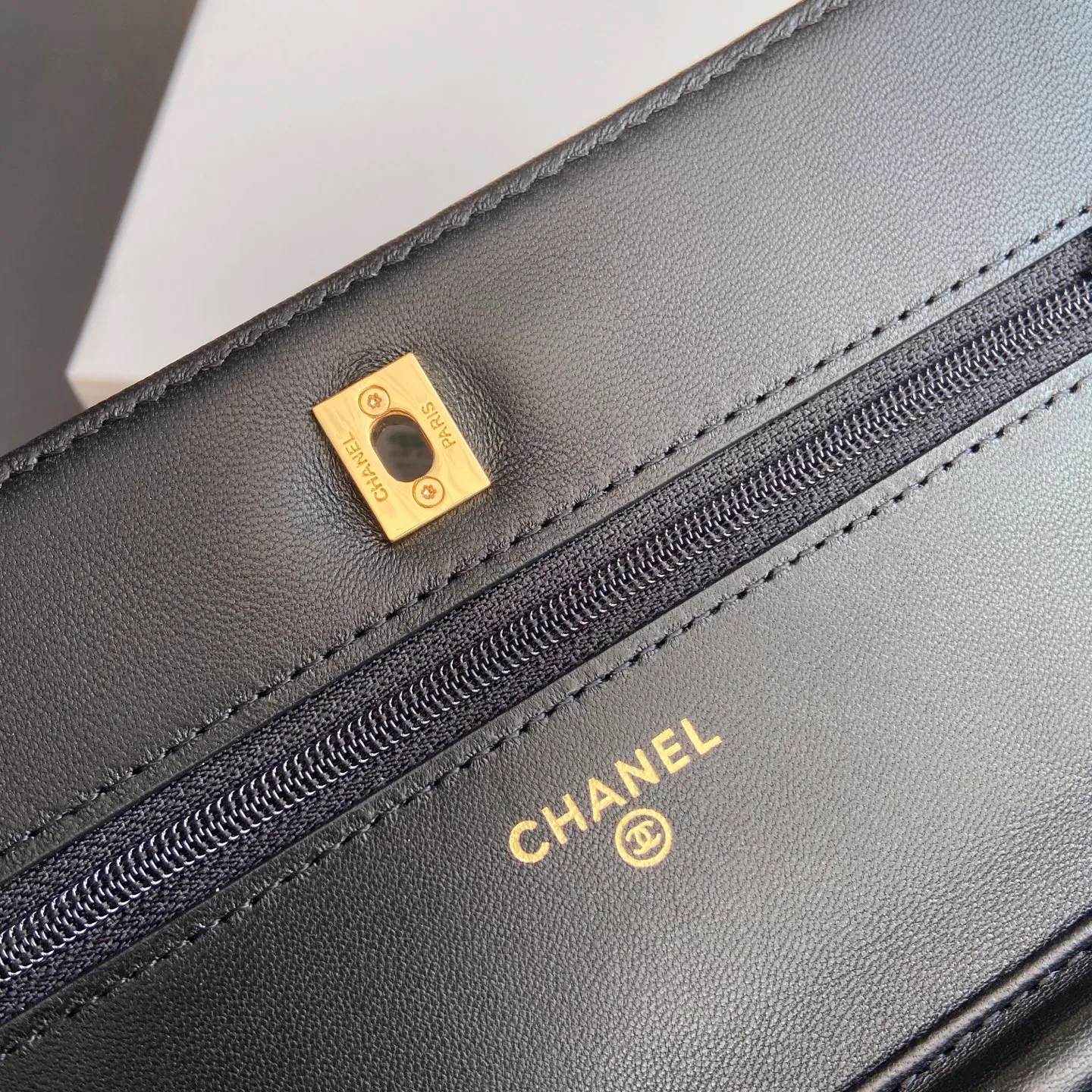 Xiaoxiang imported Italian lambskin [upgraded version] Item number: AP8482 💰700 Size: w20×h13×d3.5cm Color: black sheepskin gold steel mark