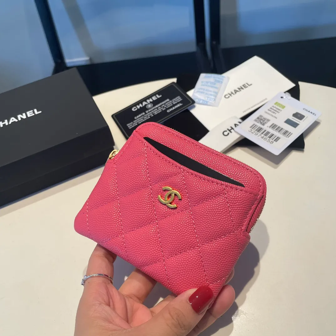 💰420😊Upgraded version💋Chanel🆕 New color colorful fine ball caviar cowhide🐂Classic zipper bag with multiple card slots for change. It can also bring convenience to various bank cards, supermarket cards, shopping cards, and membership cards. It is so small and easy to carry. It is the most fashionable and popular element of coin purses. Do you own it? Comes with the latest complete set of packaging 2061🍃size: 12*9.5cm