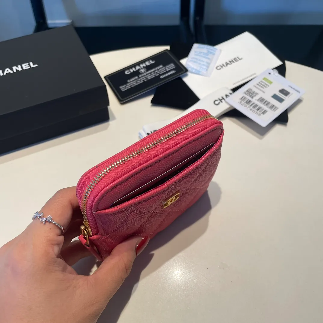 💰420😊Upgraded version💋Chanel🆕 New color colorful fine ball caviar cowhide🐂Classic zipper bag with multiple card slots for change. It can also bring convenience to various bank cards, supermarket cards, shopping cards, and membership cards. It is so small and easy to carry. It is the most fashionable and popular element of coin purses. Do you own it? Comes with the latest complete set of packaging 2061🍃size: 12*9.5cm