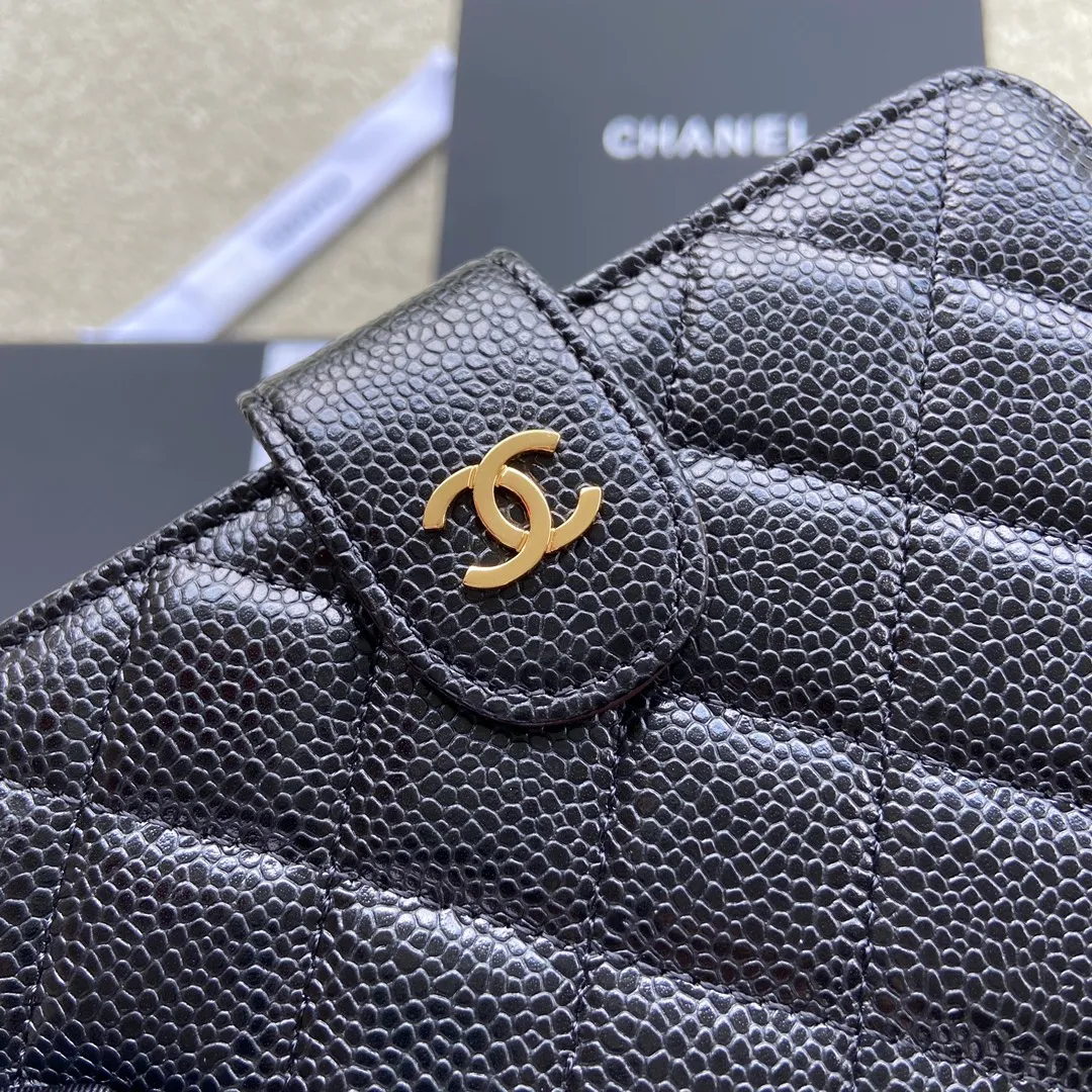 480💰Xiaoxiang imported Italian grained calfskin Item number: A48667 Height: w15×h10×d2.5cm Color: black ball pattern gold steel mark
