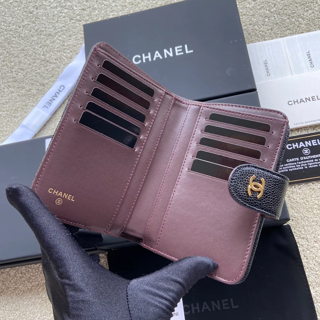 480💰Xiaoxiang imported Italian grained calfskin Item number: A48667 Height: w15×h10×d2.5cm Color: black ball pattern gold steel mark