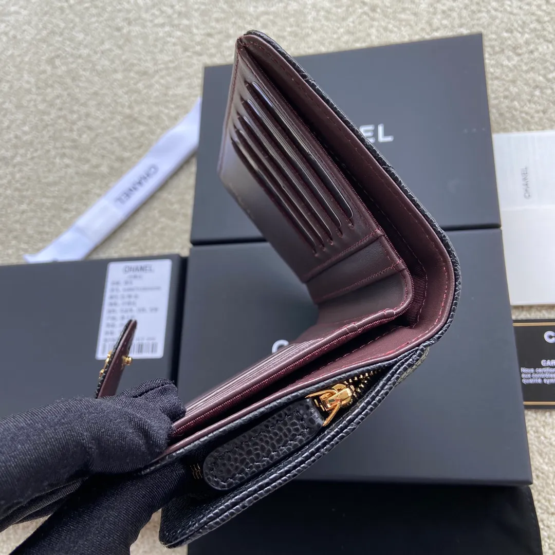 480💰Xiaoxiang imported Italian grained calfskin Item number: A48667 Height: w15×h10×d2.5cm Color: black ball pattern gold steel mark