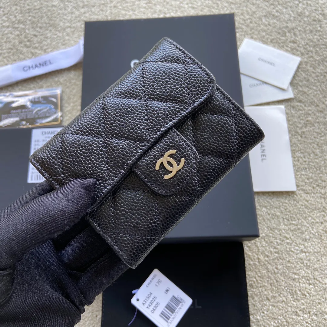 Xiaoxiang imported Italian leather double-layer card holder 320💰 Item number: A31504 Height: w12.5×h8.5×d2.5cm Color: black ball pattern silver steel mark