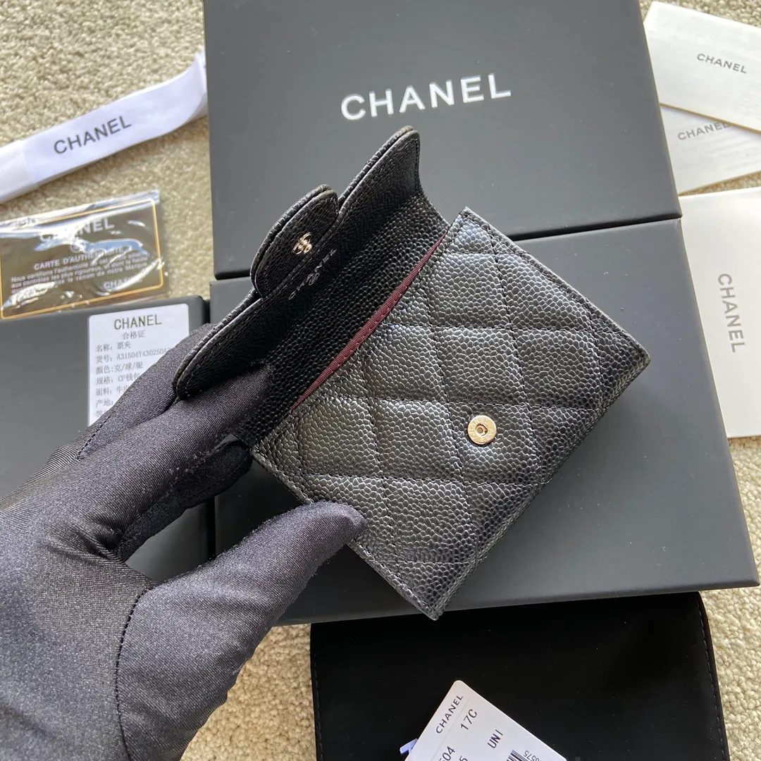 Xiaoxiang imported Italian leather double-layer card holder 320💰 Item number: A31504 Height: w12.5×h8.5×d2.5cm Color: black ball pattern silver steel mark