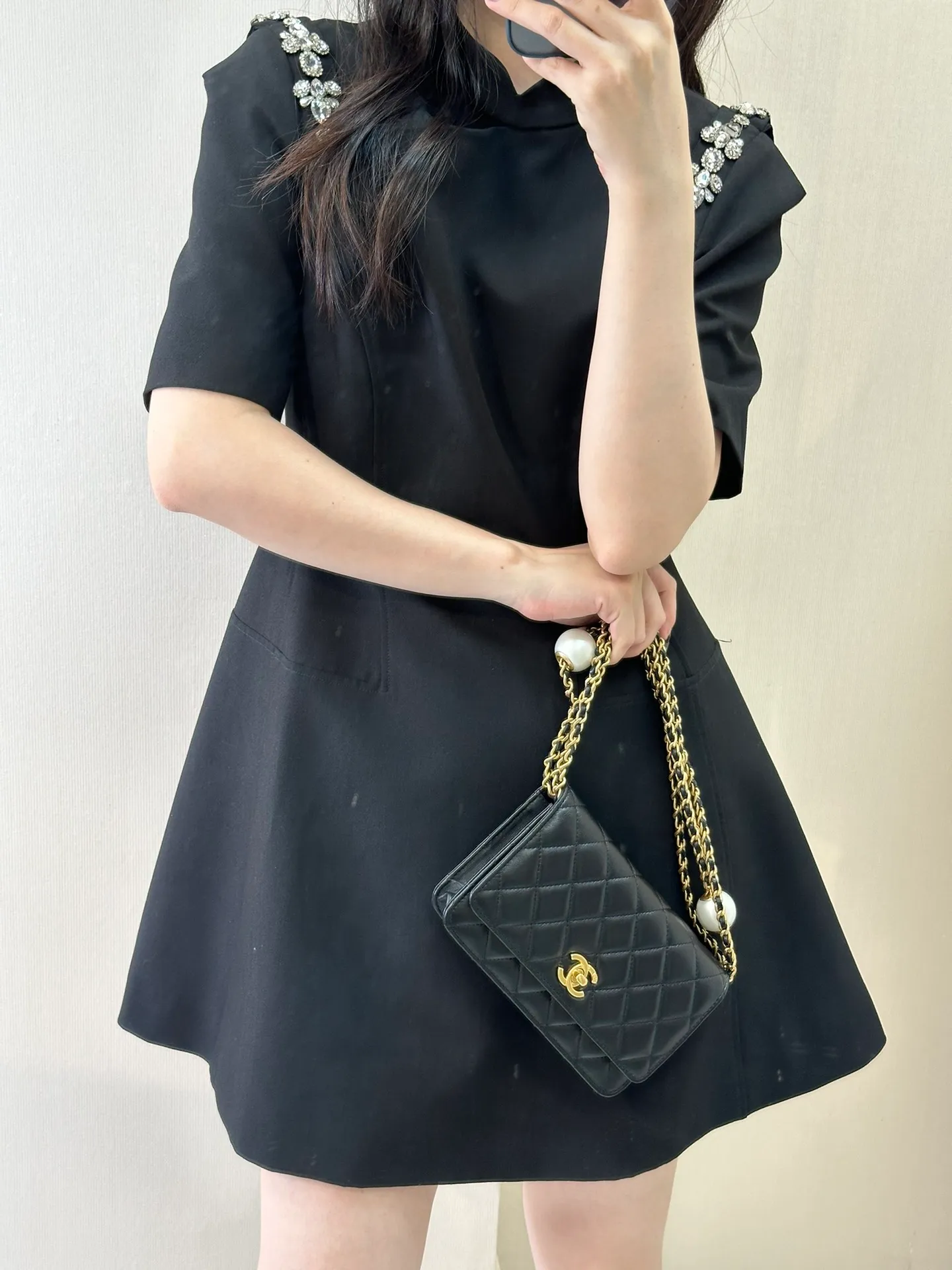 3964 black upper body