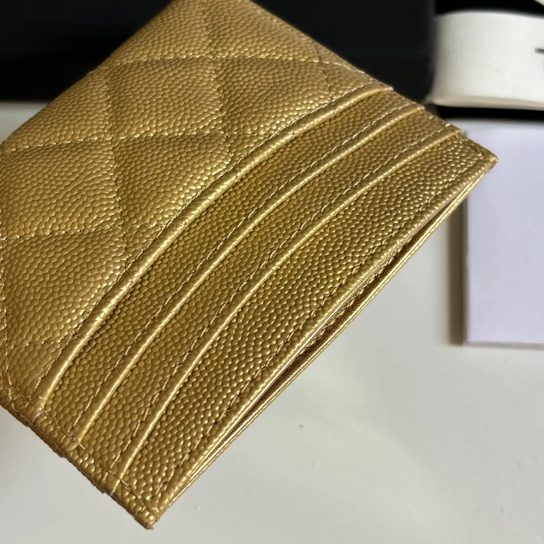 💰240 new product CH@NEL card holder has arrived💦This card holder adds a few more card slots based on the old model, making it more practical. It has original quality and beautiful details. Model No. AP8944, size 11*8*1cm.