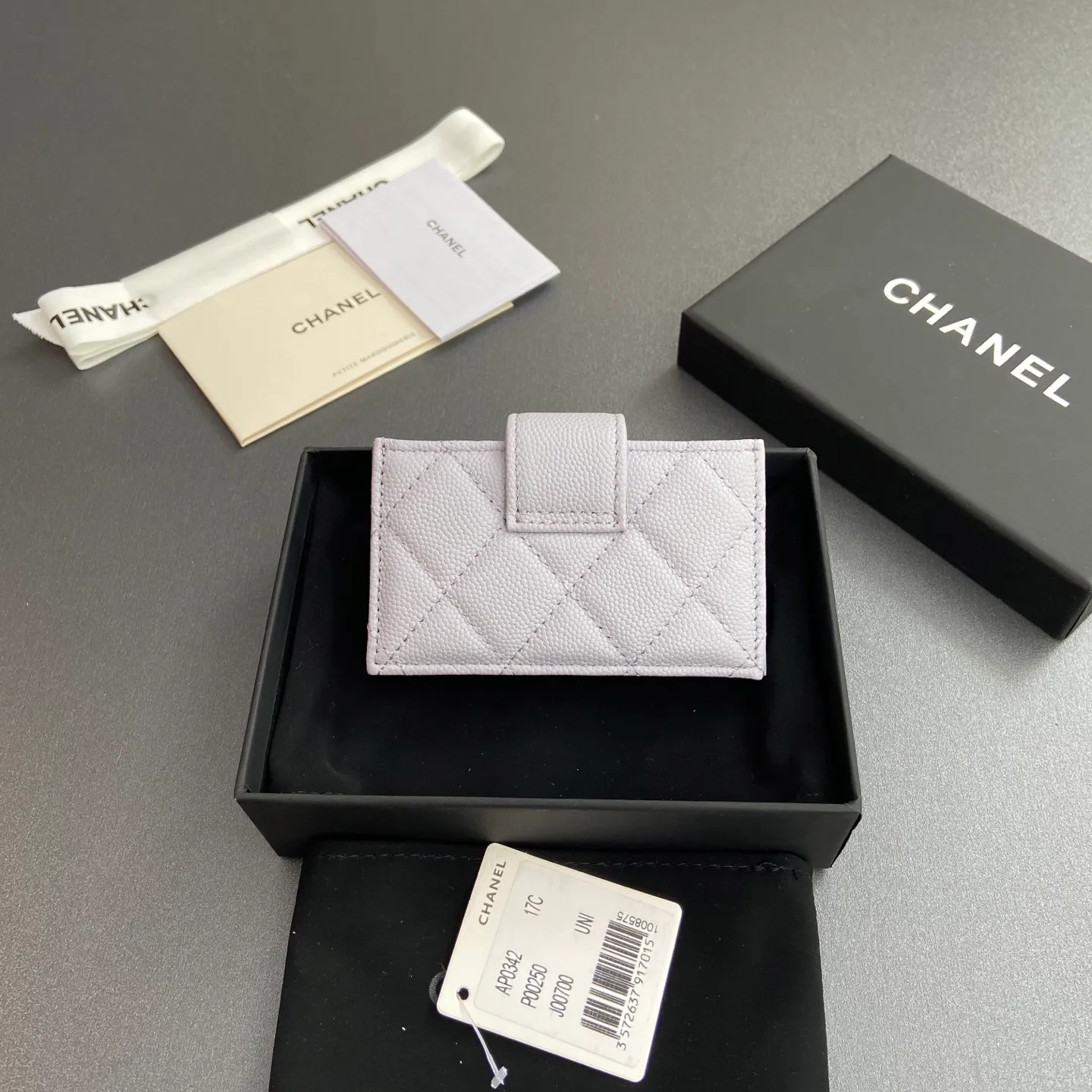 [Special grade hardware original leather] ¥400 Small fragrant organ multi-card slot card holder series with iconic metal logo Gold-toned metal hardware, exclusive Italian imported leather 6 card slots No.: 0342 Light purple fine ball pattern gold steel mark Size: w10×h6×2cm
