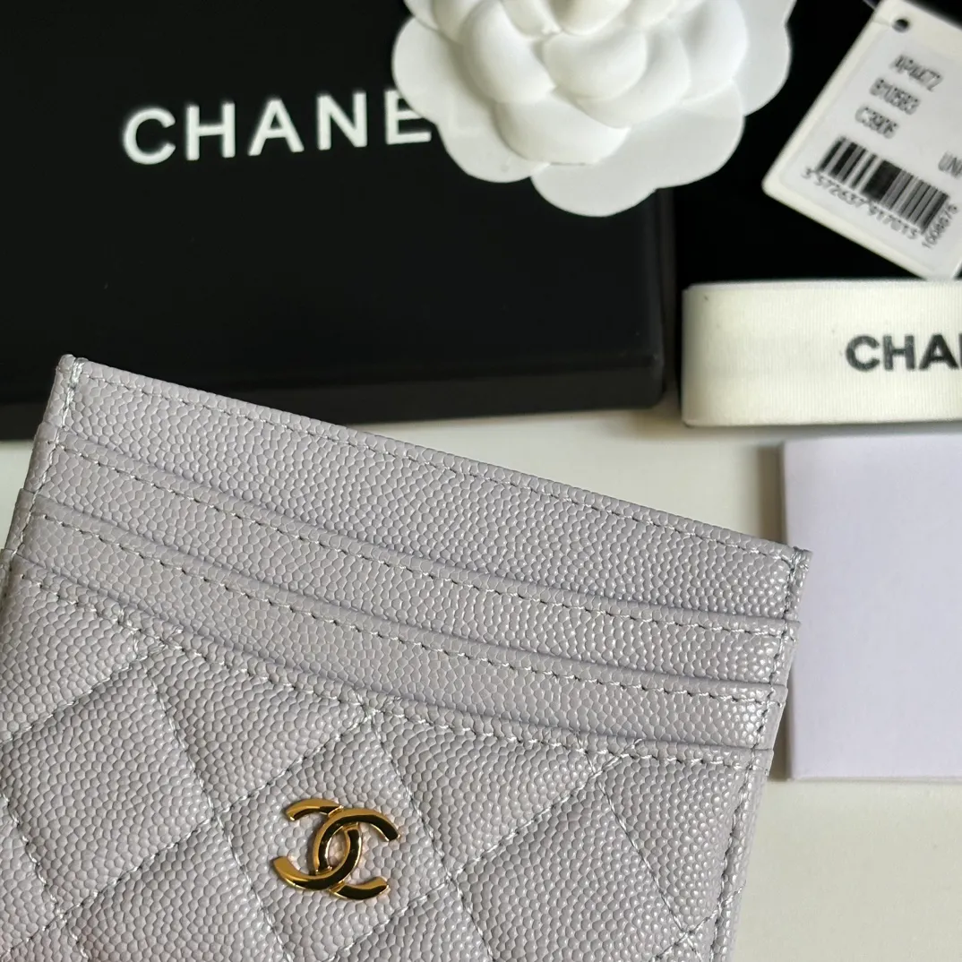 💰240 new product CH@NEL card holder has arrived💦This card holder adds a few more card slots based on the old model, making it more practical. It has original quality and beautiful details. Model No. AP8944, size 11*8*1cm.