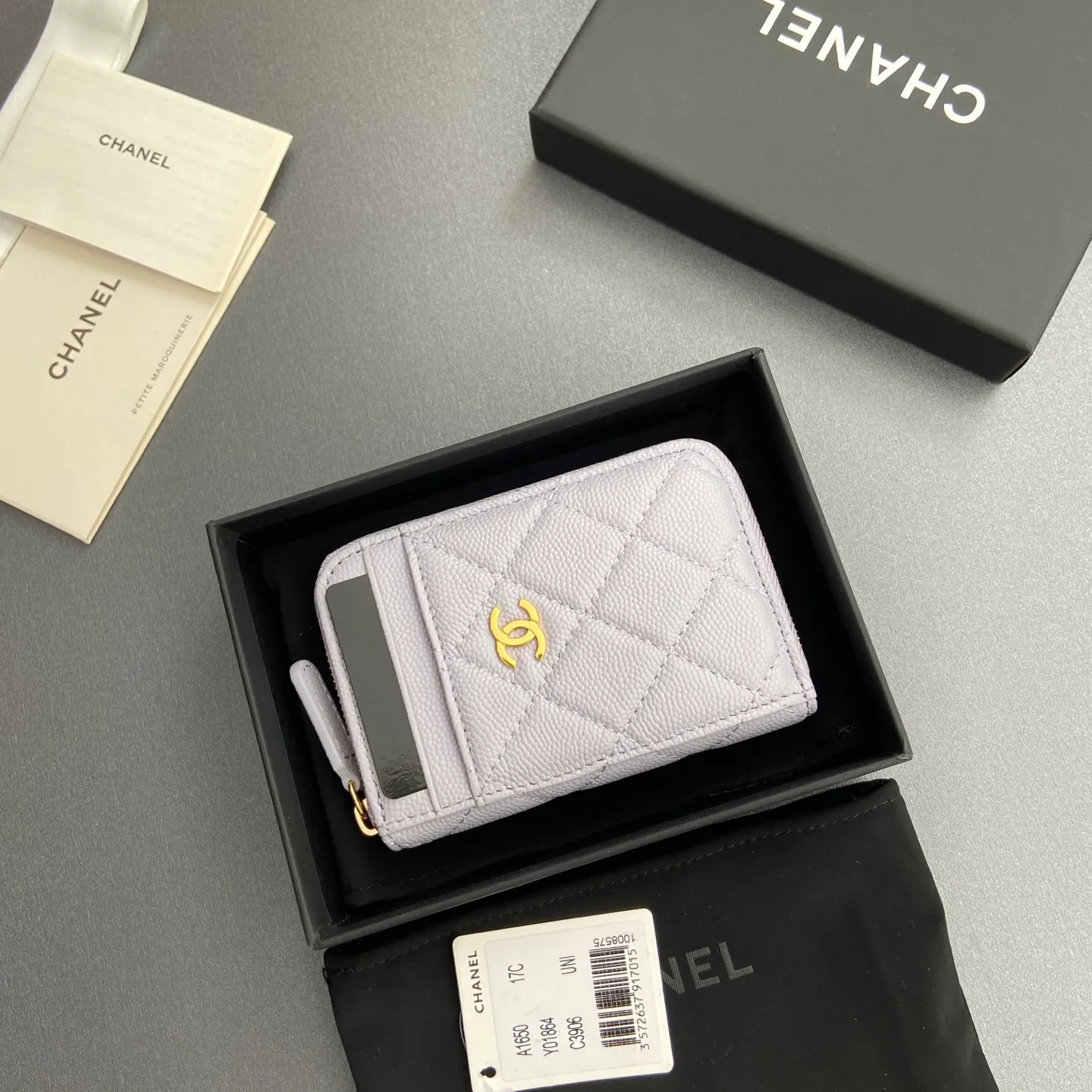 [Special grade hardware original leather] ¥280 Xiaoxiang small zipper bag card holder series with iconic metal logo, gold tone metal hardware, special Italian imported leather 2 card slots wallet bag, 4 card slots Number: 1650 Light purple fine ball pattern light gold steel mark Size: w11×h7.5×2cm