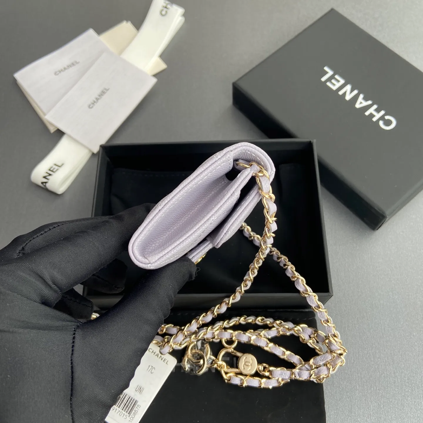 Xiaoxiang imported Italian grain cowhide Item number: A81081 (chain small card holder) Price: 420 Size: w11×h7cm Color: light purple fine ball pattern gold steel mark hardware