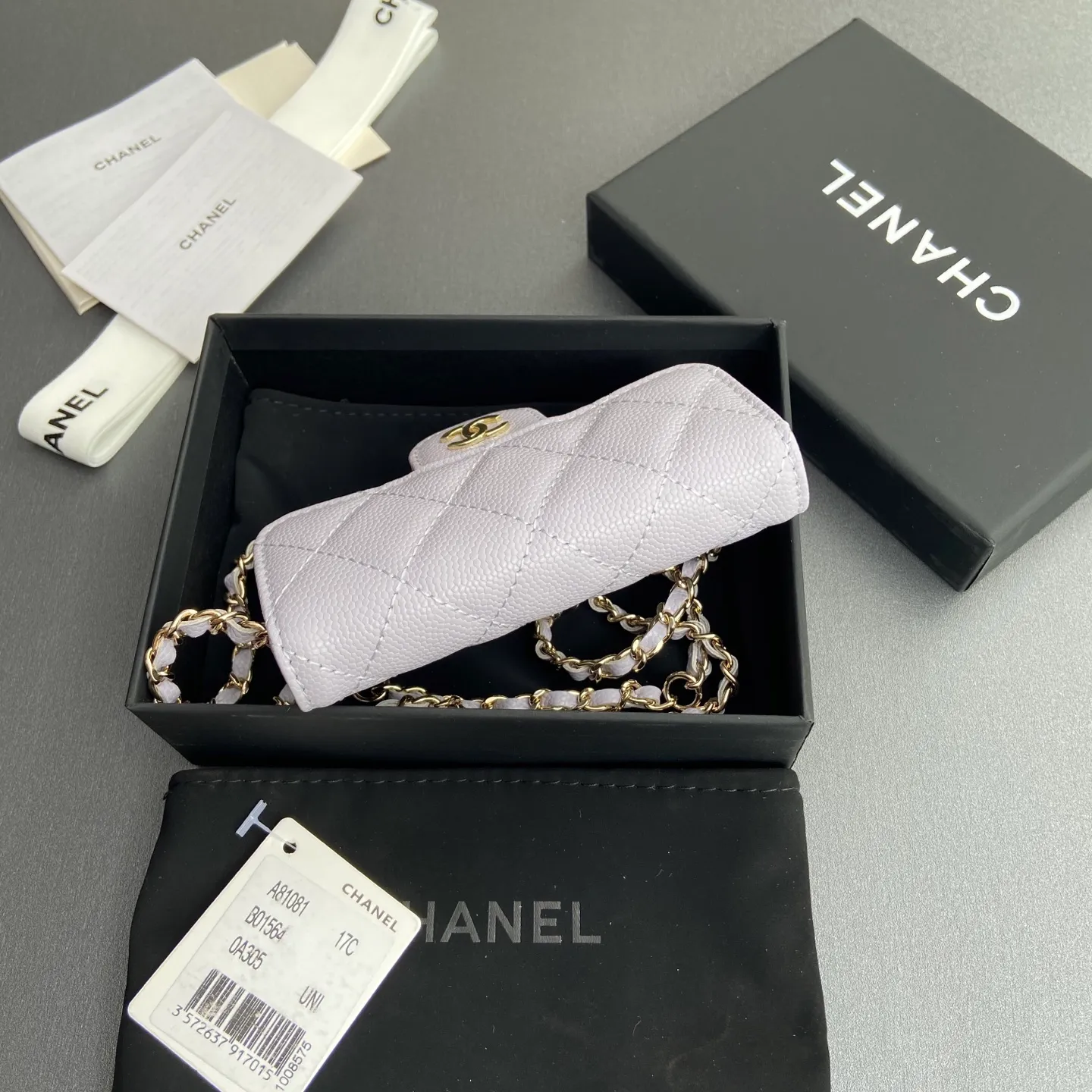 Xiaoxiang imported Italian grain cowhide Item number: A81081 (chain small card holder) Price: 420 Size: w11×h7cm Color: light purple fine ball pattern gold steel mark hardware