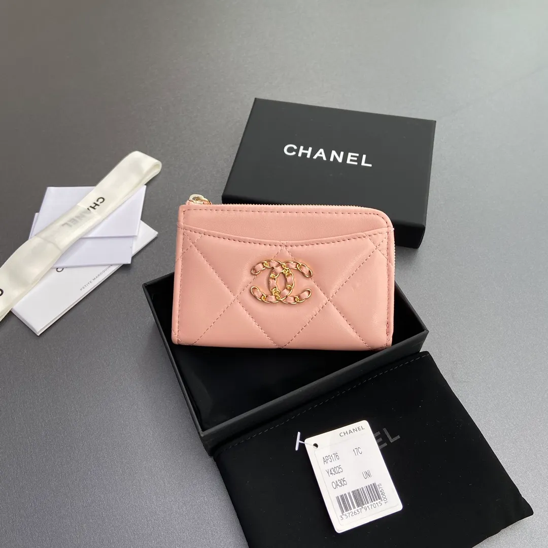 [Special grade hardware original leather] ¥340 Xiaoxiang small zipper bag card holder series Quilted card holder with iconic metal logo Gold tone metal hardware, special Italian imported leather 6 card slots, 1 small zipper bag No.: 3176 Pink Sheep Gilt Size: w13×h9×2cm