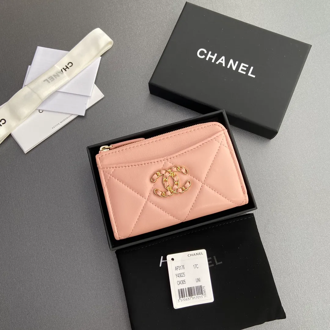 [Special grade hardware original leather] ¥340 Xiaoxiang small zipper bag card holder series Quilted card holder with iconic metal logo Gold tone metal hardware, special Italian imported leather 6 card slots, 1 small zipper bag No.: 3176 Pink Sheep Gilt Size: w13×h9×2cm