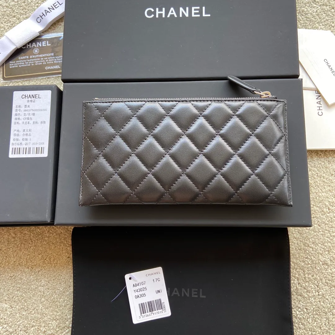 380💰Xiaoxiang imported Italian sheepskin Item number: A84107 Size: w19.5×h10×d2 Color: black sheepskin silver steel mark