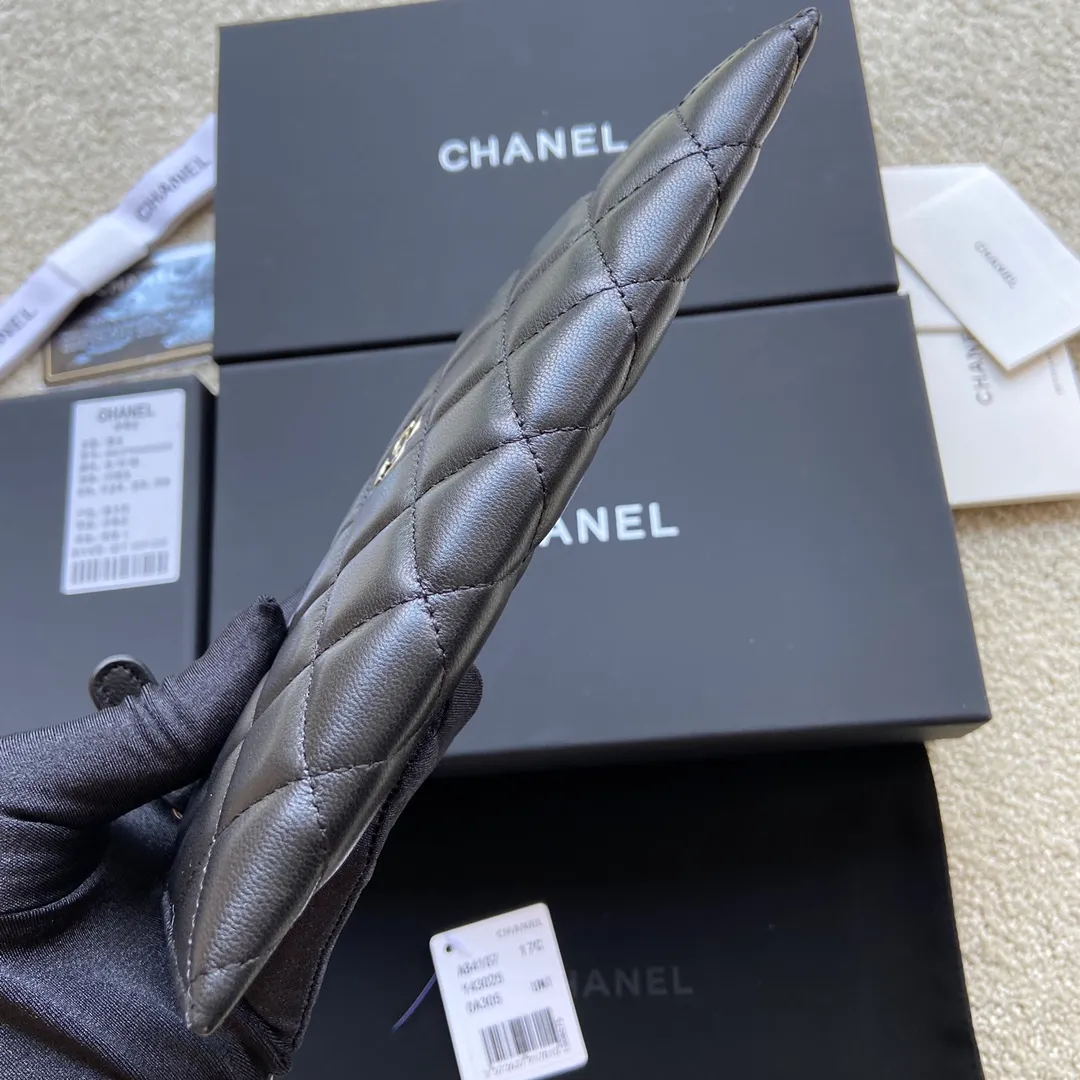 380💰Xiaoxiang imported Italian sheepskin Item number: A84107 Size: w19.5×h10×d2 Color: black sheepskin silver steel mark